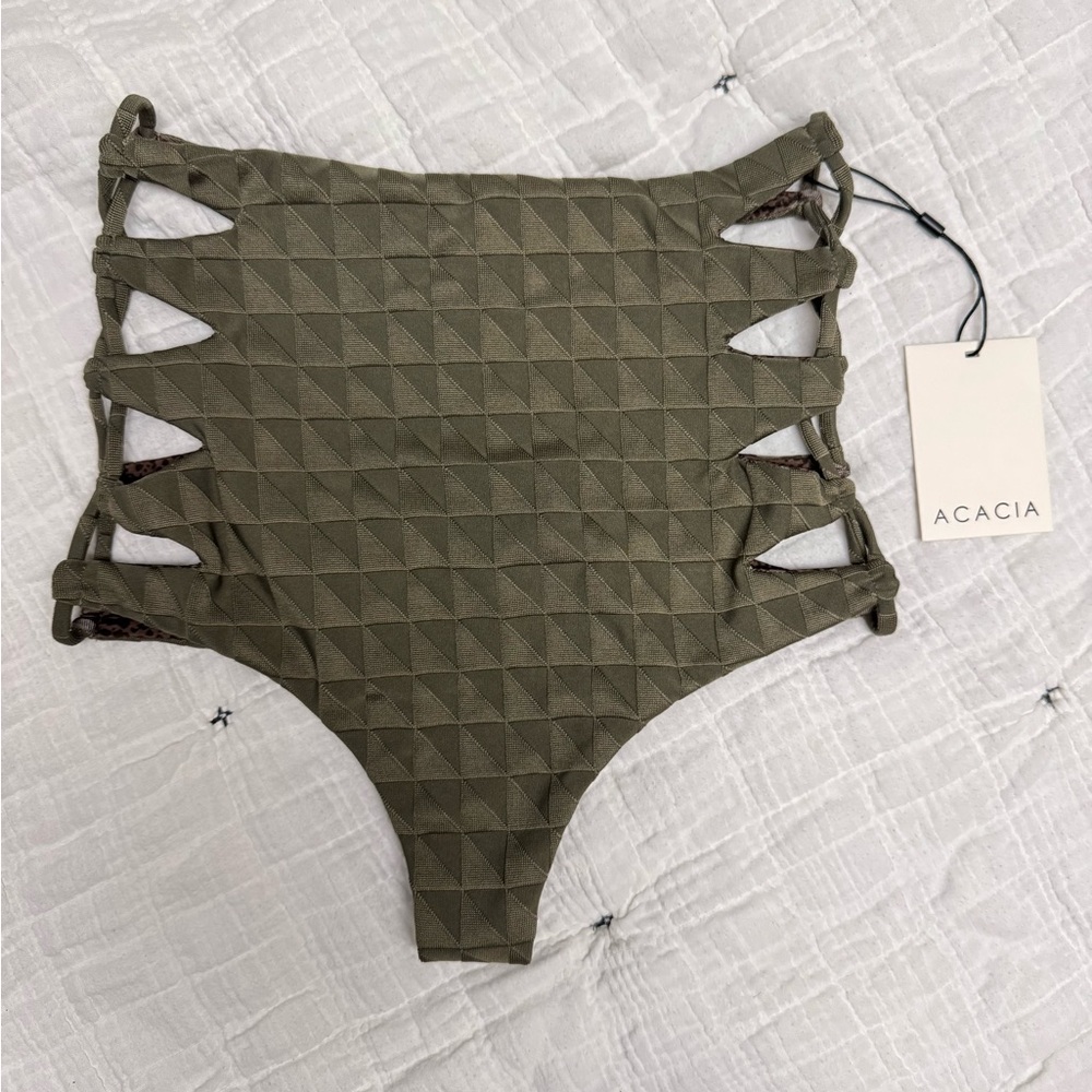 NWT Acacia Queens Bottom Loden Triangle Textured Size Medium